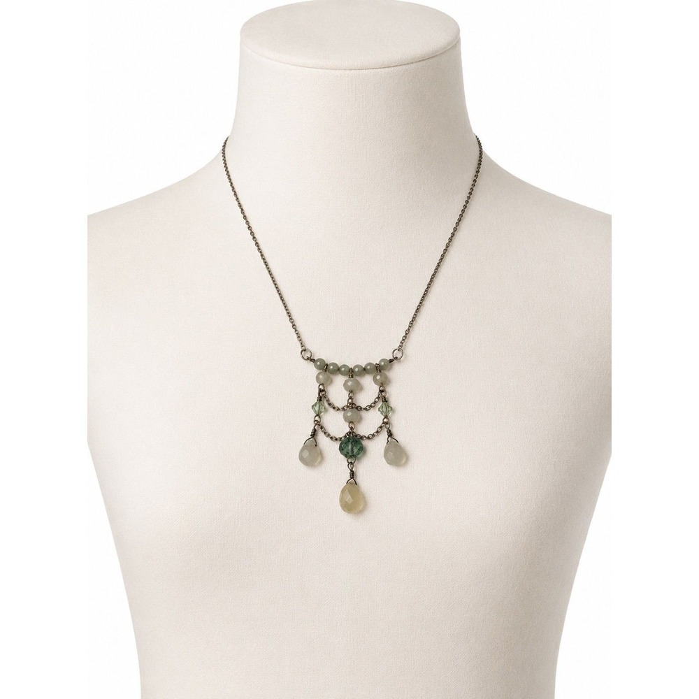 Ellievated Designs green beaded silver tone necklace